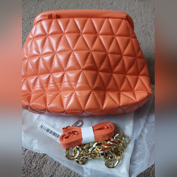 Handbag - Picture 2 of 3